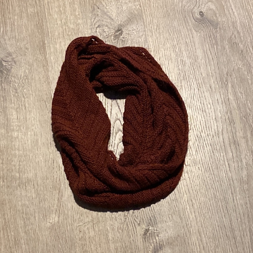 Maroon infinity scarf